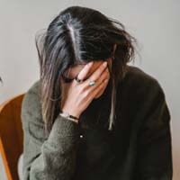 백혈병때문에-피로감을-느끼는-여성-사진