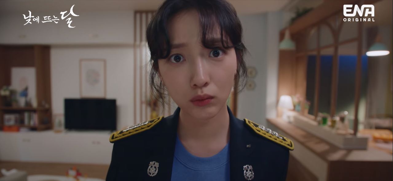 낮에뜨는달_2회
