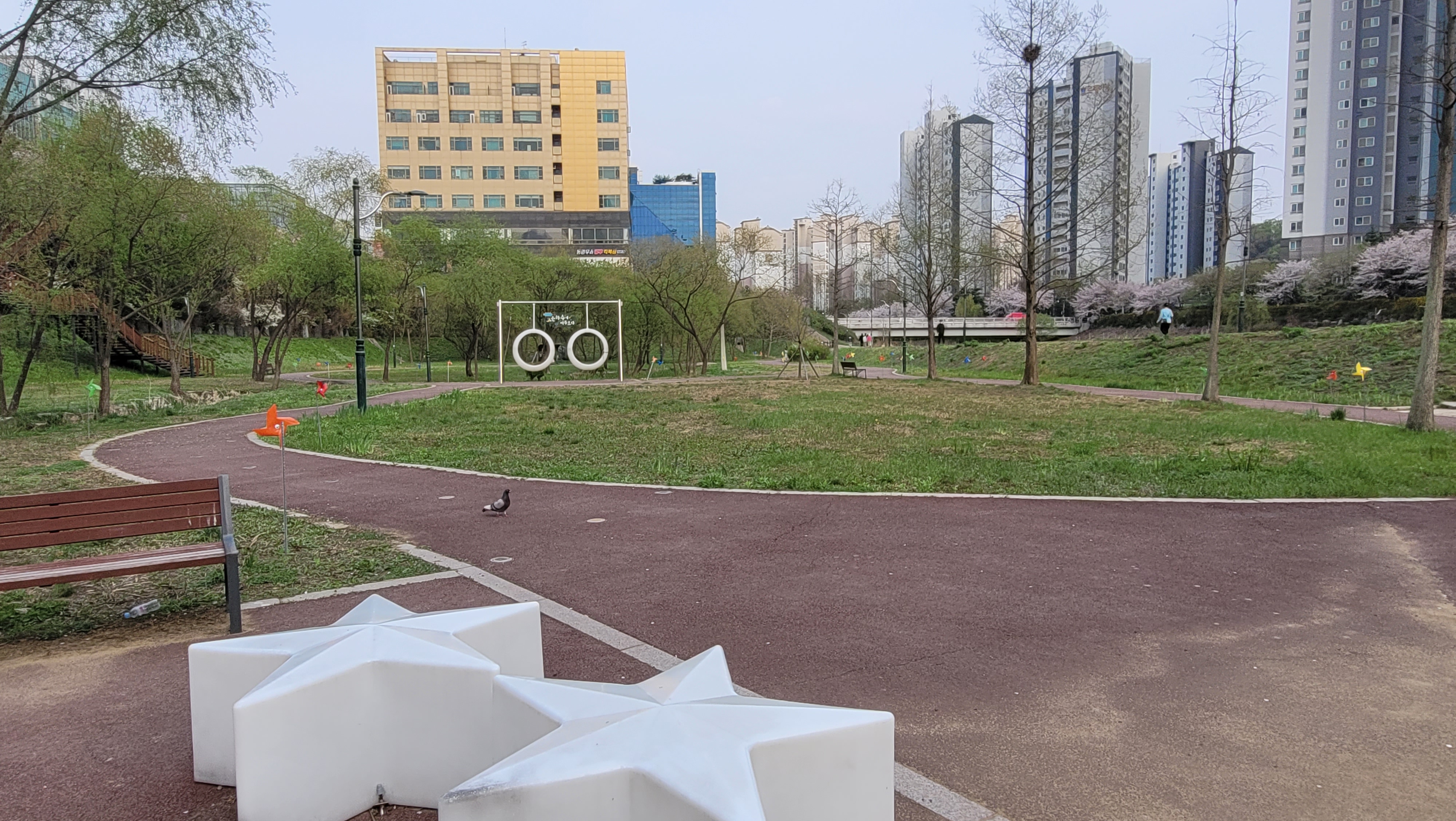 근처의 빠르게 걷기 운동장소