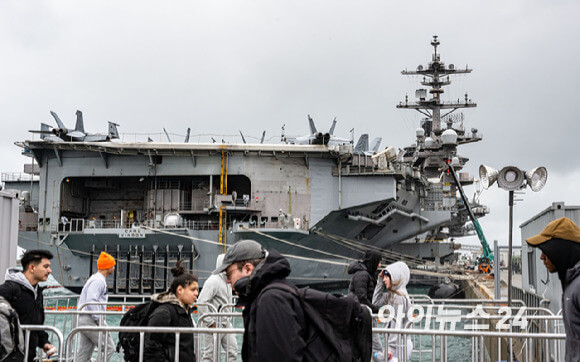 부산 찾은 칼빈슨함, 트럼프 재집권 이후 첫 항모 입항..北김여정, 美 항모 부산 입항에 거센 반발