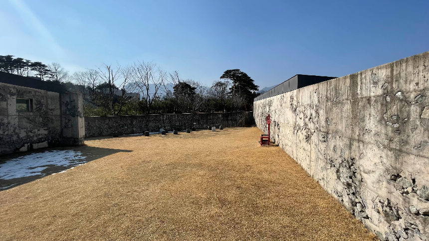 속초 바우지움 조각미술관 잔디정원