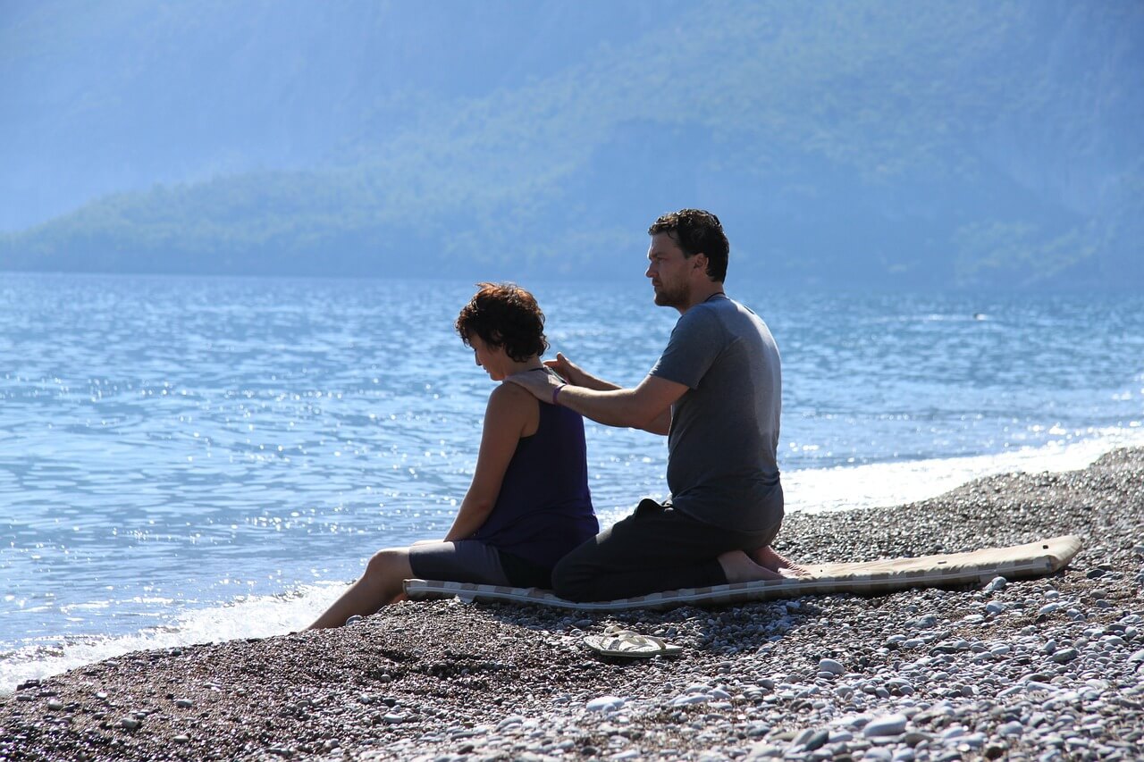 어깨 통증으로 힘들다면? 오십견(동결견) 의심해 봐야