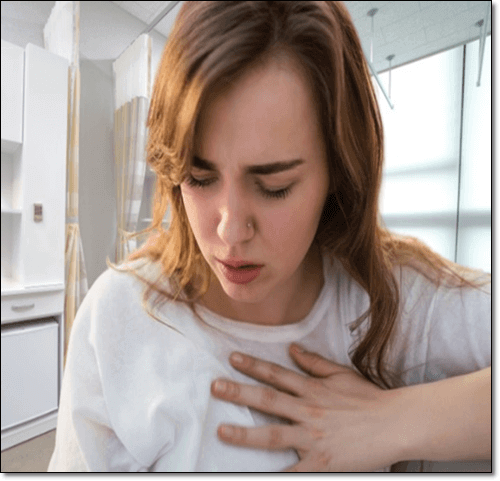 식도암 초기증상, 상복부 통증이 있는 여성