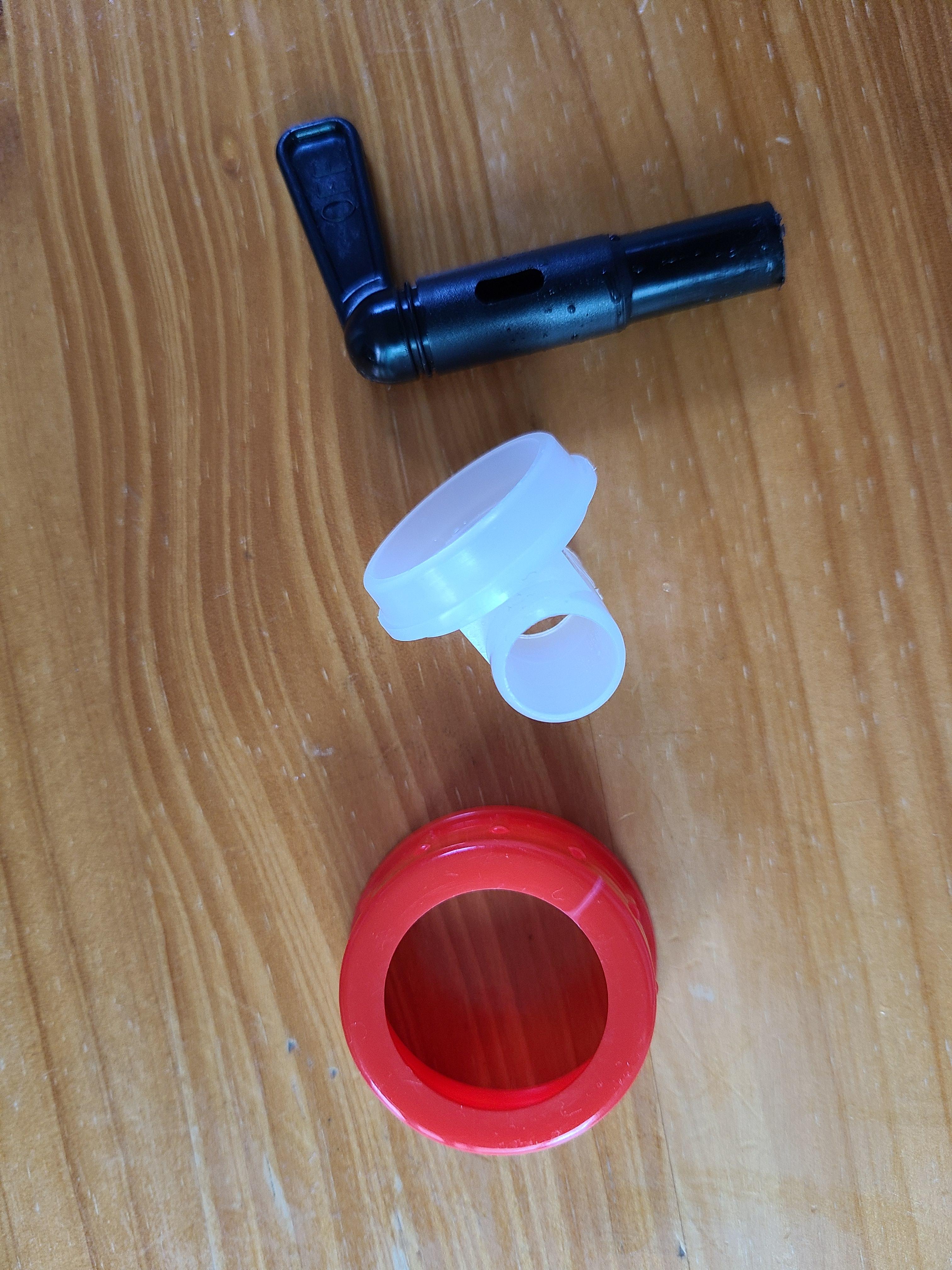 캠핑 샤워백 수도꼭지 부품들