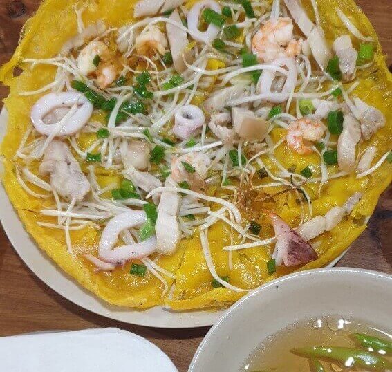 반쎄오, 새우, 부침개, 야채, 돼지고기, 접시, 소스