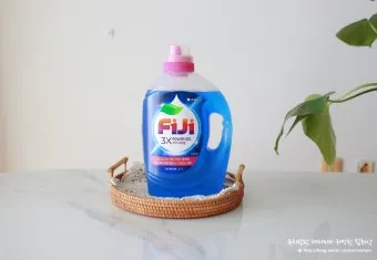 피지 얼룩 식초 분무 후 주방타월로 눌러 빼는법_23