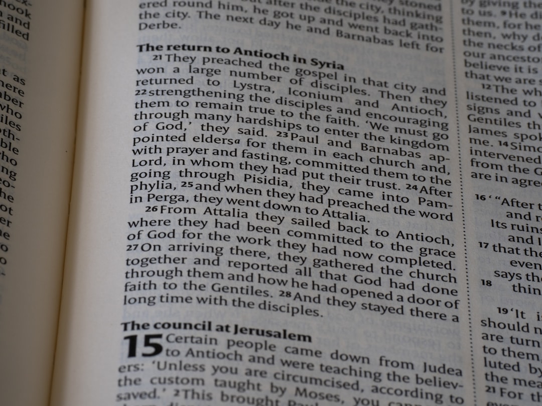 '통풍개다래'에서 가장 중요한 명사는 '통풍'입니다. 영어로는 'gout'입니다.