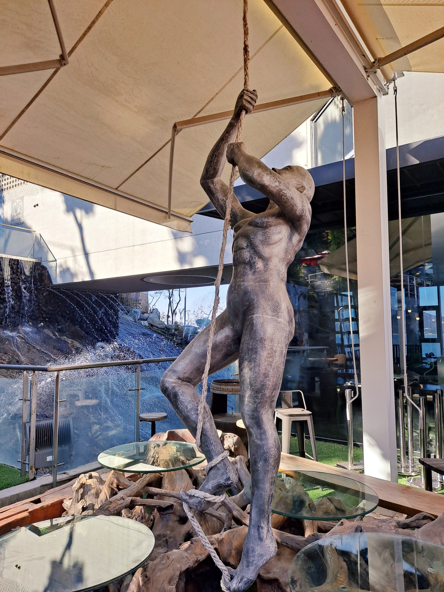 브런치 앞 조형물