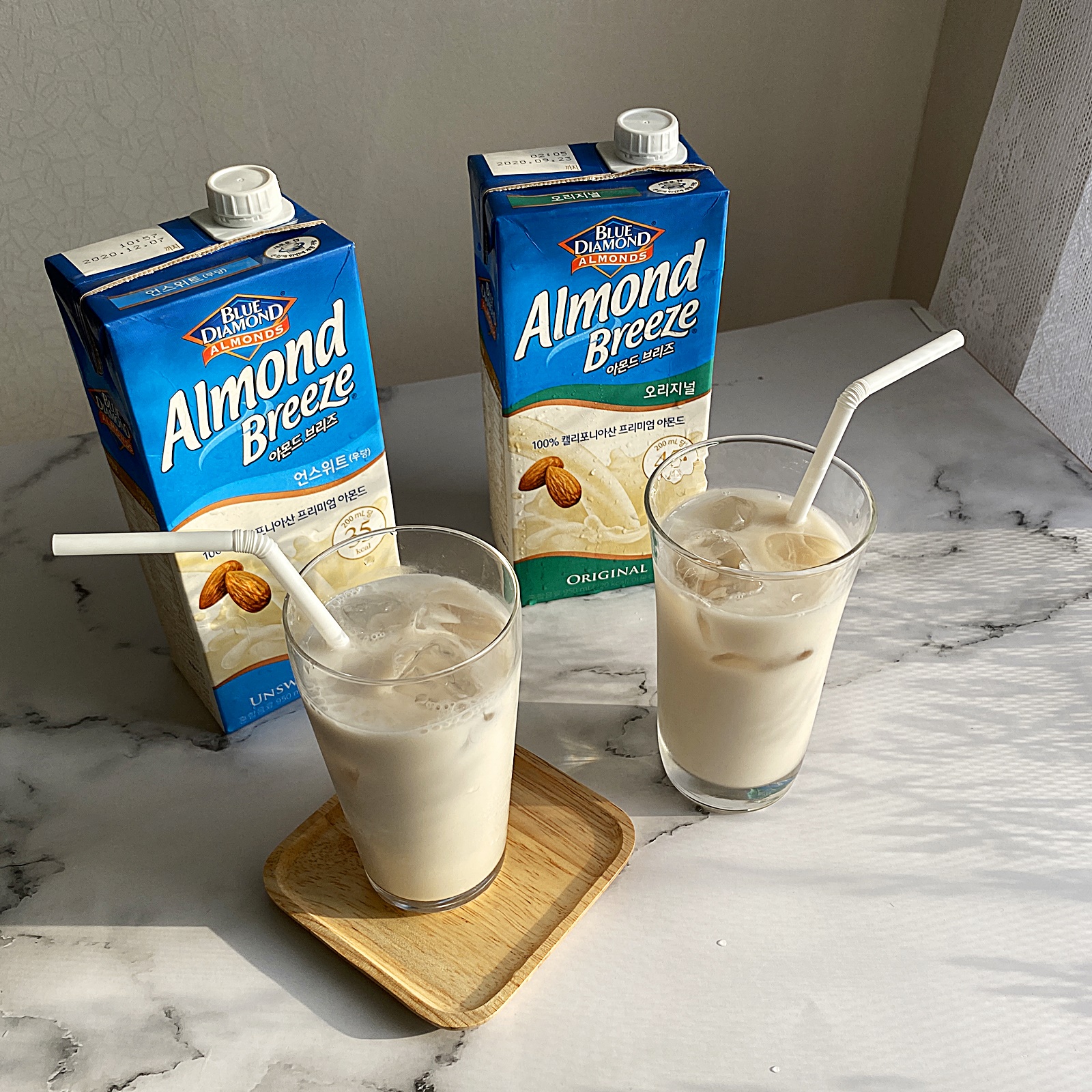 오리지널과 언스위트 한 잔씩