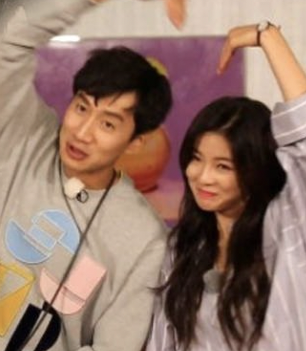 이선빈 이광수 하트