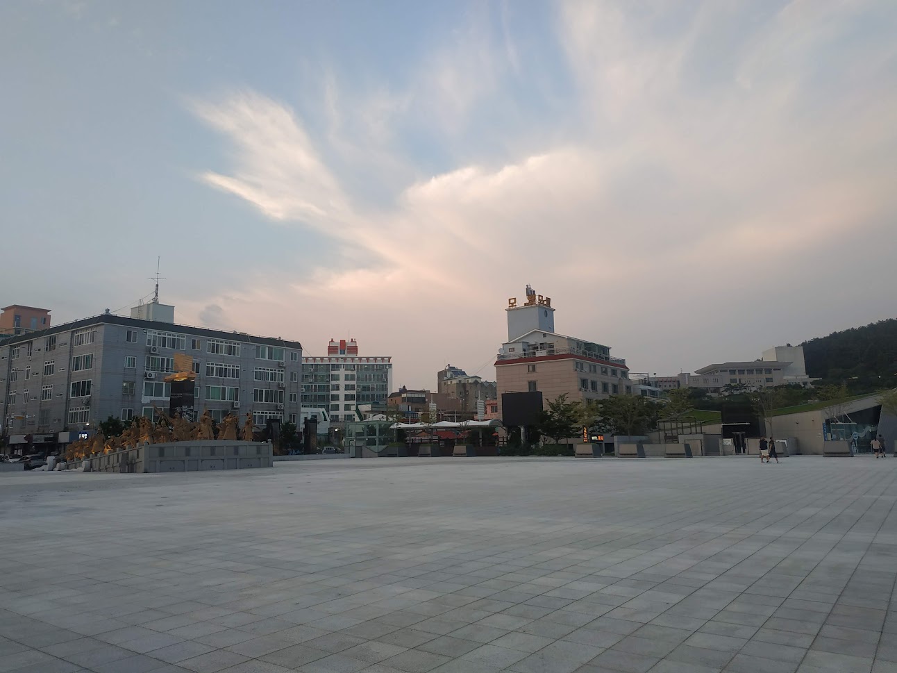 통영 한산대첩광장.