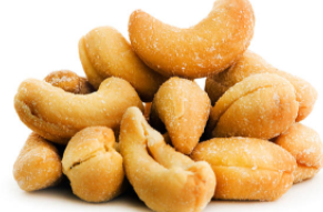 소금 양념이 뿌려진 가공 캐슈넛