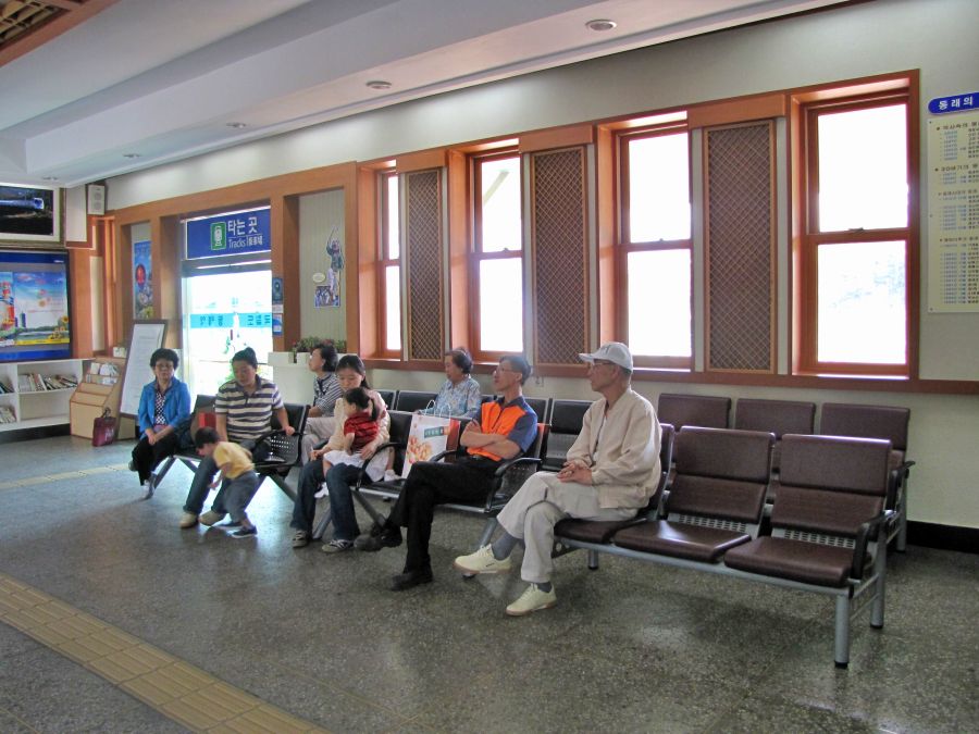 동해선 동래역 옛역사 실내