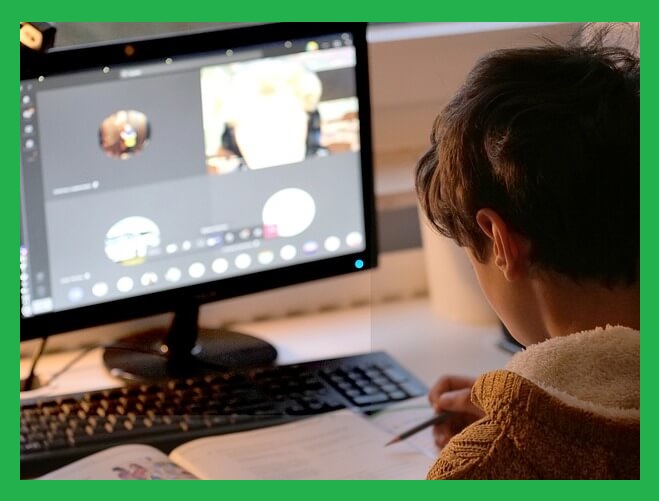 컴퓨터로-공부하는-아이