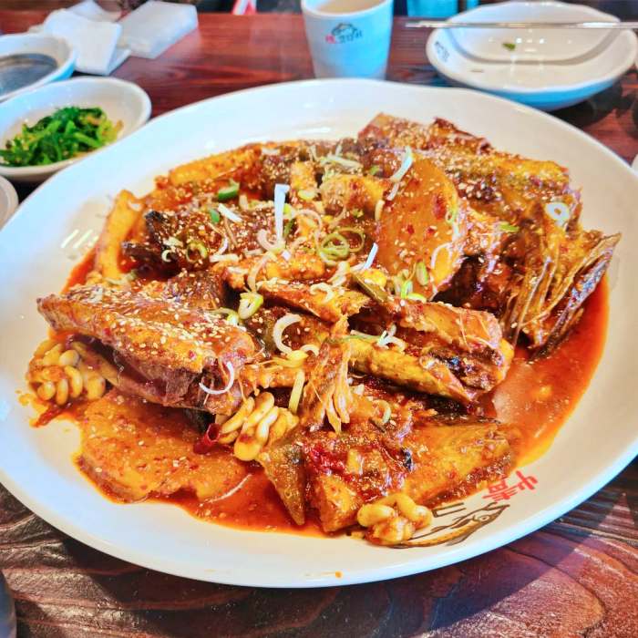 생생정보 강원 동해 27년 전통 감자 코다리조림 맛집