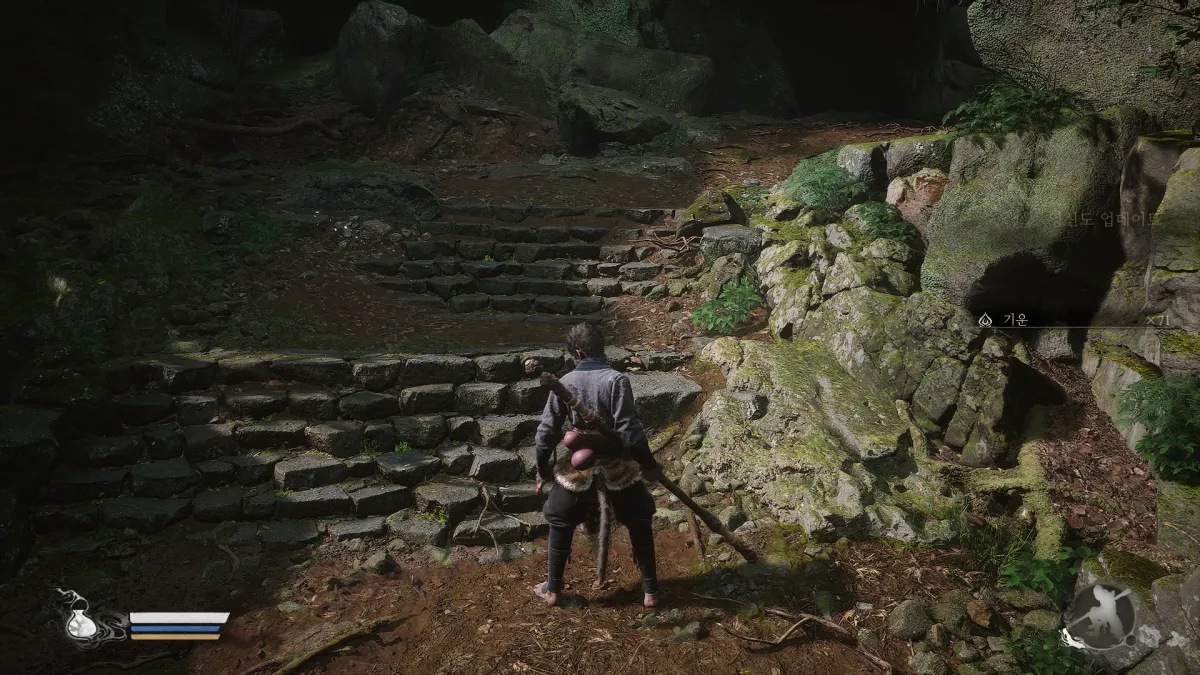 숲-속의-돌계단