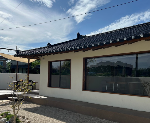 촌집 고성 <내부에 대청마루가 있는 집>