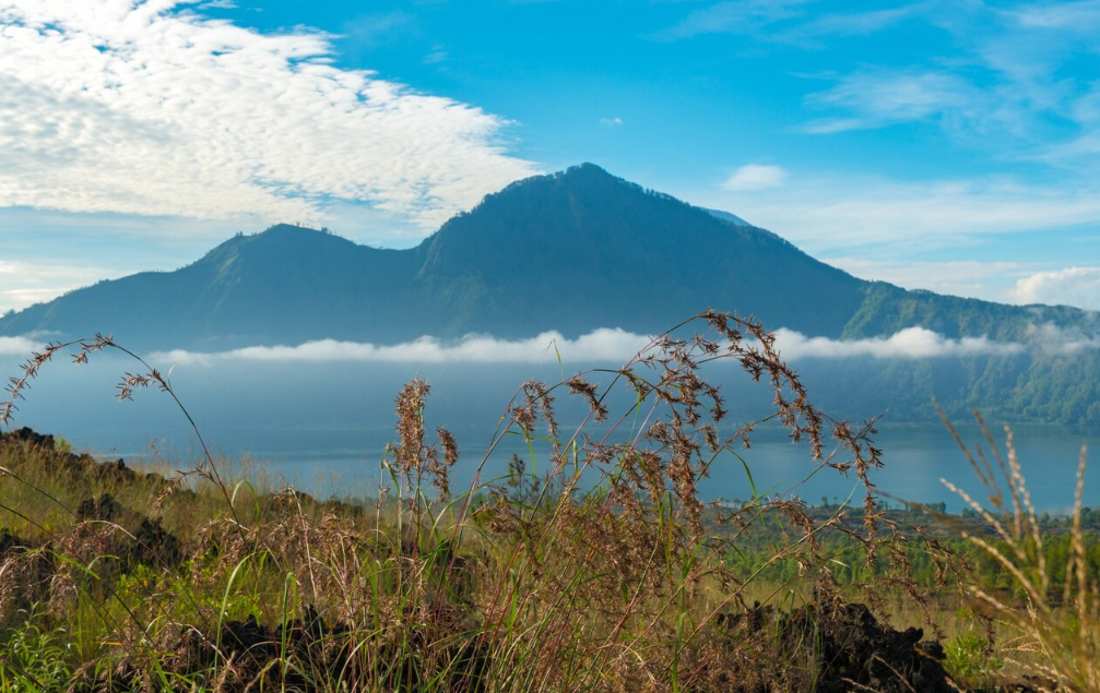 바투르 산의 전경