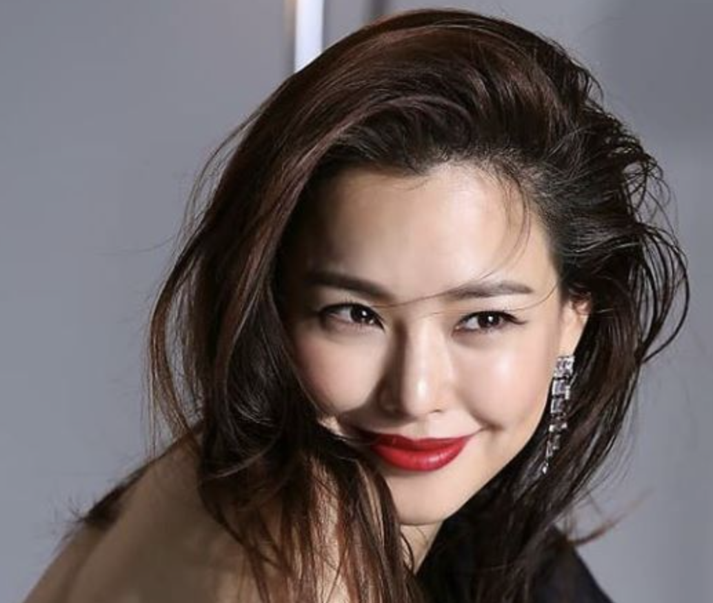 이하늬 화보 눈웃음