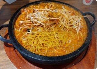 [밀양돌짬뽕] 돌판 누룽지 짬뽕&middot;짜장면&amp;#44; 생생정보에서 소개된 이유는?