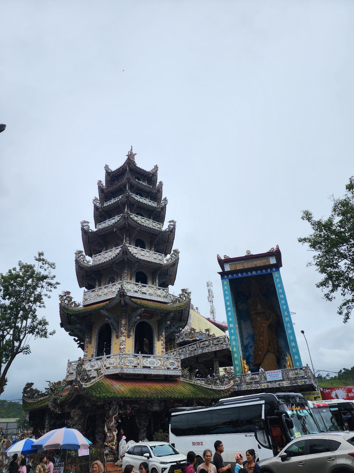 린푸억 사원