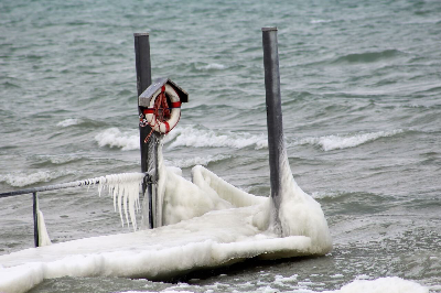 바닷가 근처의 튜브