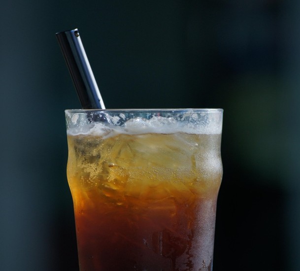 침샘 마사지를 하는 모습의 설명 자료