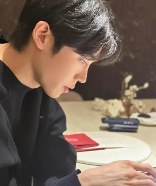 솔로지옥-최시훈-사진