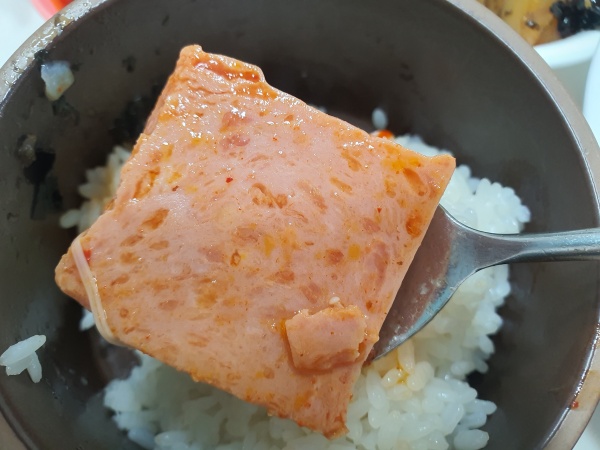 밥위에-올라간-스팸