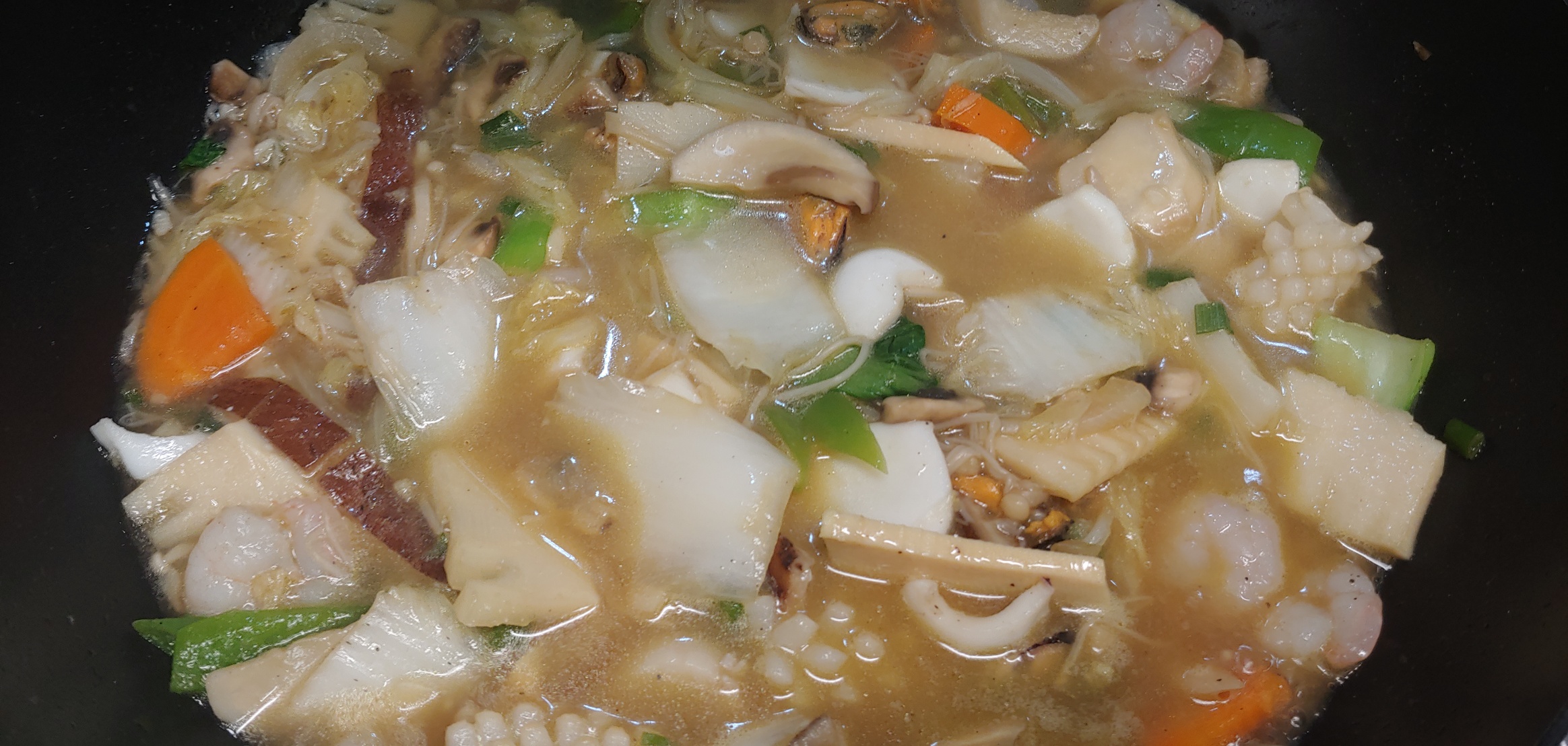 전분물까지 넣은 해물누룽지탕은 걸쭉해져야 합니다.