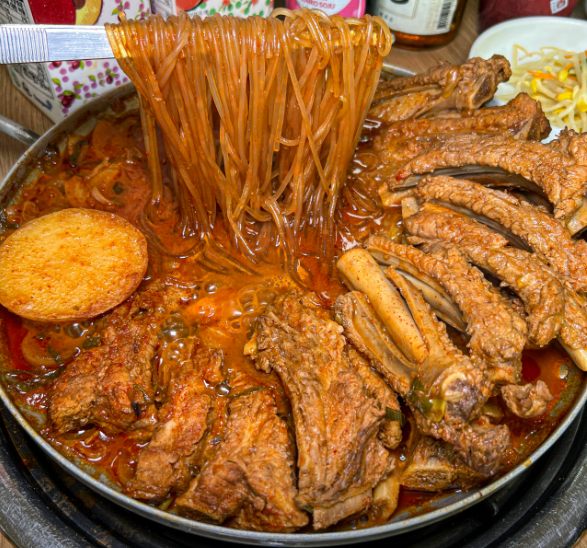 생방송투데이 매운등갈비찜 광주 남구 매운돼지등갈비찜