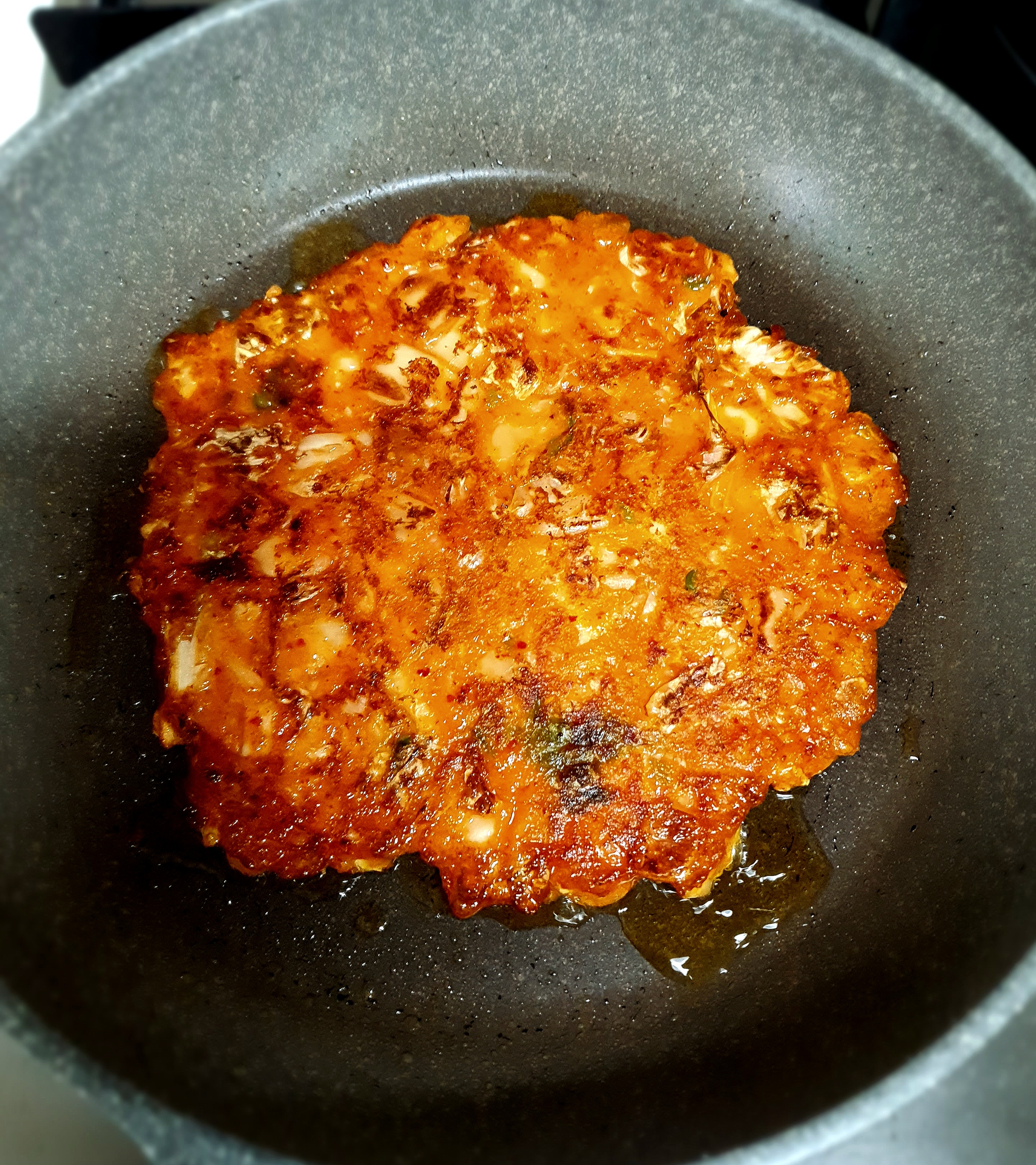김치전이-바삭하게-잘-부쳐졌습니다.