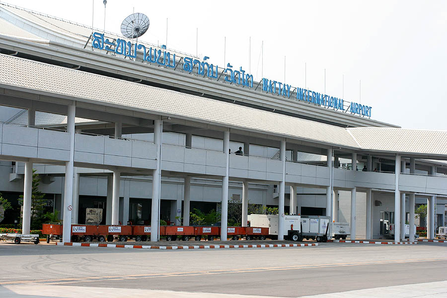 라오스 왓따이 국제공항 사진