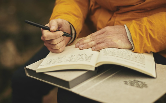 우울한 날엔 글을 써요 – 마음 정리법 소개나만의 스트레스 해소 루틴 5가지