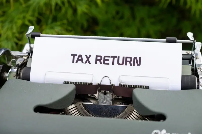 타자기에서-TAX-RETURN-출력중