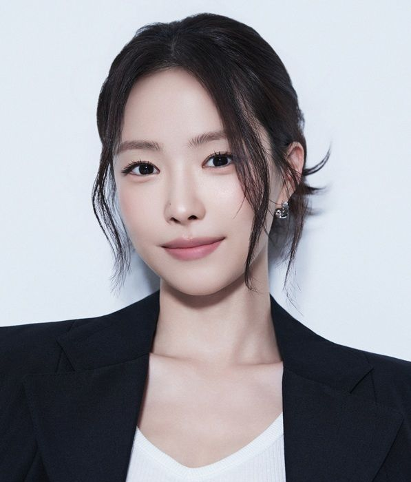 손새은 모친상 빈소, 언니 손나은과 함께 지켜&hellip;발인은 19일 참고 이미지 2