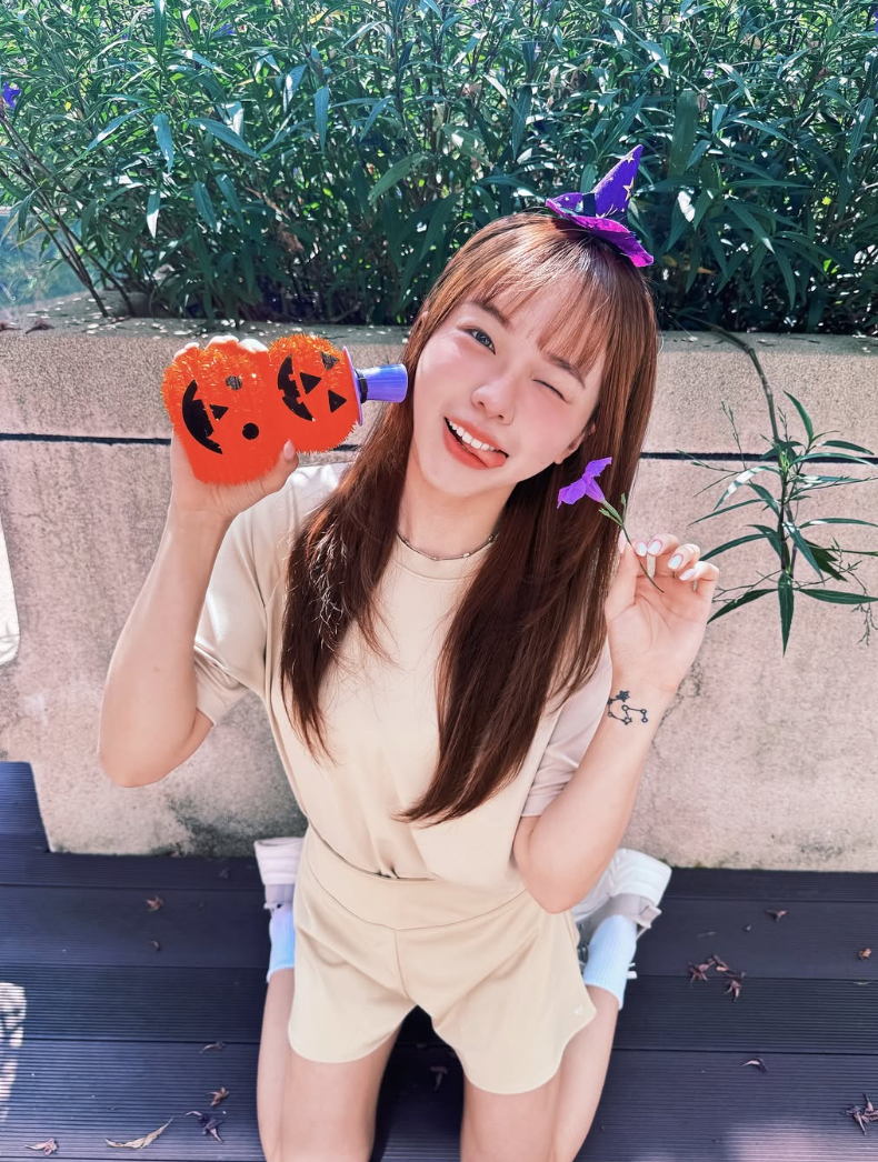 랴오이런