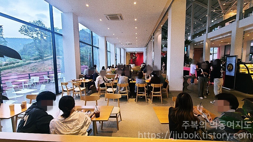 핀스커피-1층-분위기