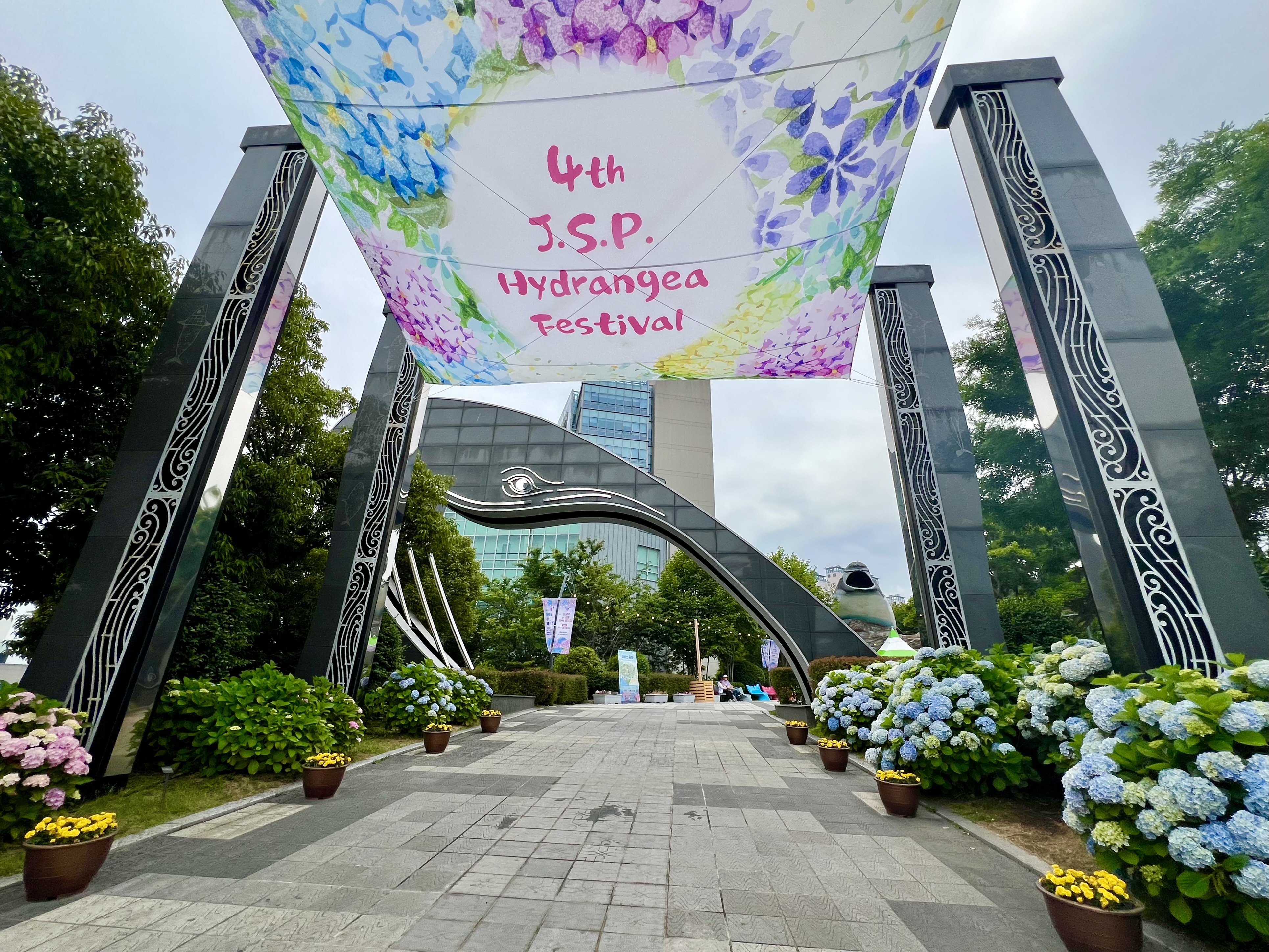 #장생포수국축제 
#울산수국축제 
#고래문화마을 
#울산장생포가볼만한곳 
#장생포포토존 
#고래광장수국길 
#오색수국정원 
#수국축제개화상황2025 
#수국사랑상품권사용처 
#울산6월축제 
#장생포여행코스 
#울산플리마켓체험 
#울산데이트코스 
#울산여행추천 
#장생포주차정보