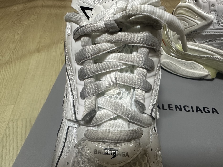 발렌시아가 러너 스니커즈 본품 3