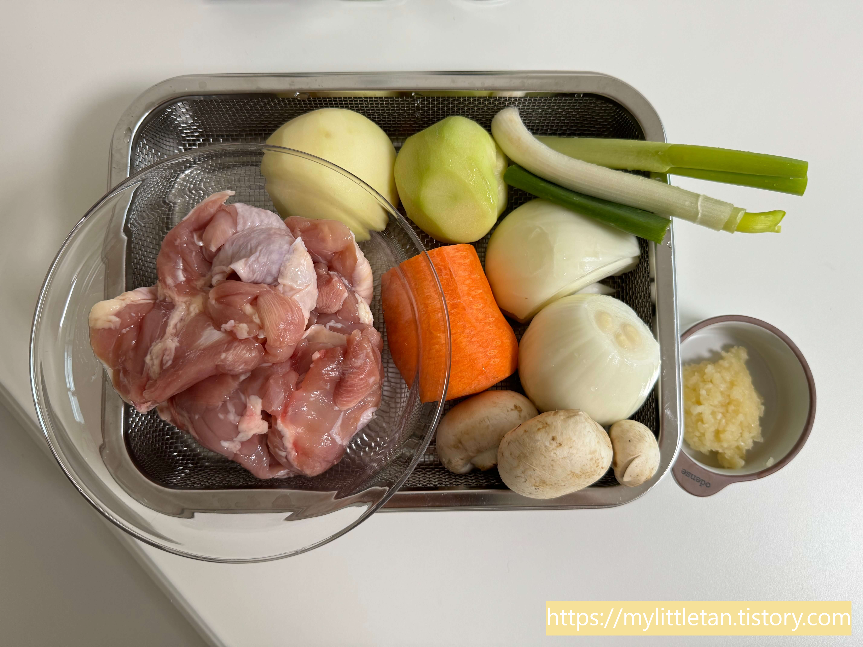 닭고기&amp;#44;감자&amp;#44;양파&amp;#44;.당근&amp;#44;양송이버섯&amp;#44;다진마늘