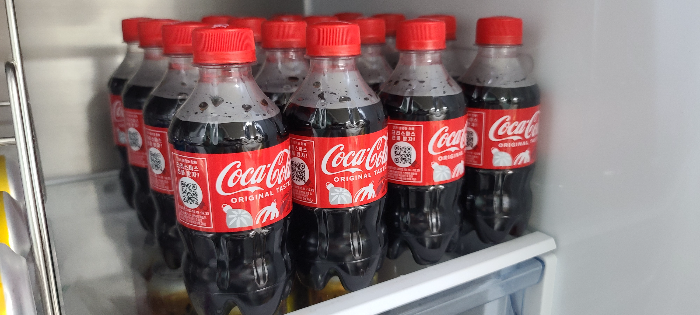 코카콜라 크리스마스 이벤트 한정판 오너먼트 기획팩 코크플레이 연말파티 GUESS WHAT'S INSIDE 산타할아버지 겨울한정