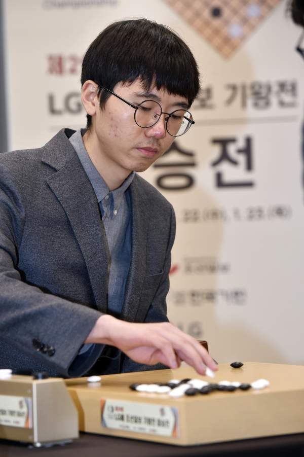 변상일, 변상일9단, 변상일나이, 변상일프로필, 변상일고향, 변상일상금, 변상일우승, 변상일춘란배, 변상일LG배, 변상일란커배, 변상일딩하오, 변상일신진서, 변상일최정, 변상일눈물, 바둑기사순위, 한국바둑리그, 변상일반지, 변상일1000승, 초계변씨, 한국기원