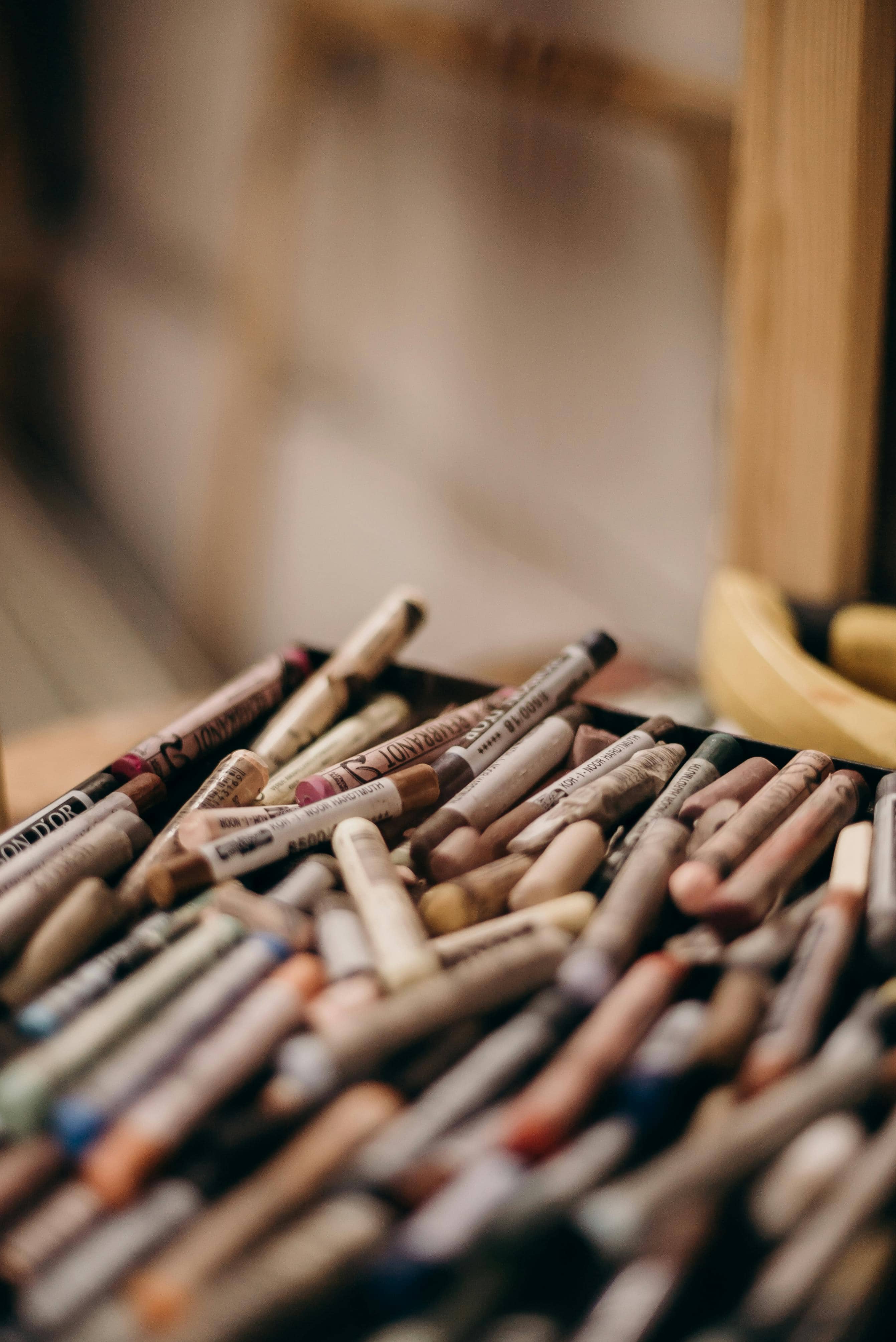 색이 시간이 지나면서 변색되는 과학적 이유