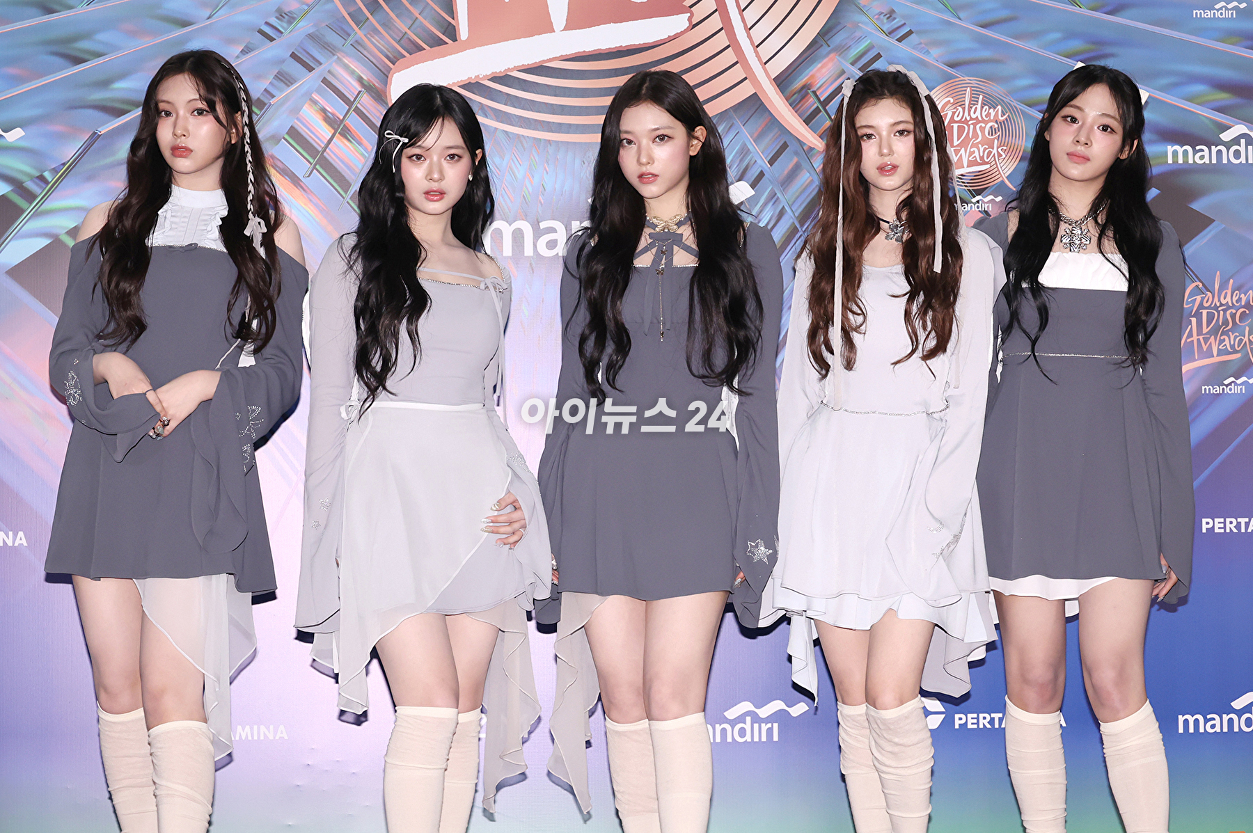 그룹 뉴진스가 6일 오후 인도네시아 자카르타 인터내셔널 스타디움에서 열린 '제38회 골든디스크 어워즈 with 만디리'에 참석하고 있다. [사진=골든디스크 어워즈 사무국]