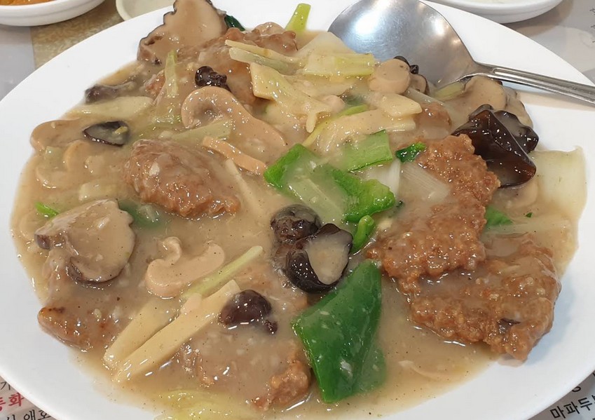 부산 간짜장 맛집 중 찐이다!&rdquo; 75년 전통 동화반점, 왜 아직도 줄 서는지 알겠어요