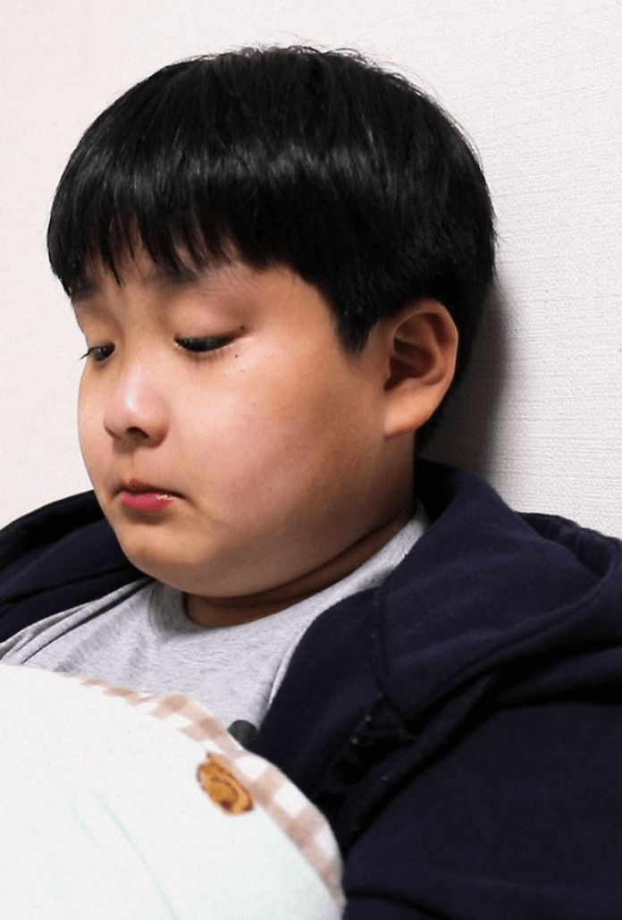 울고있는 재동이