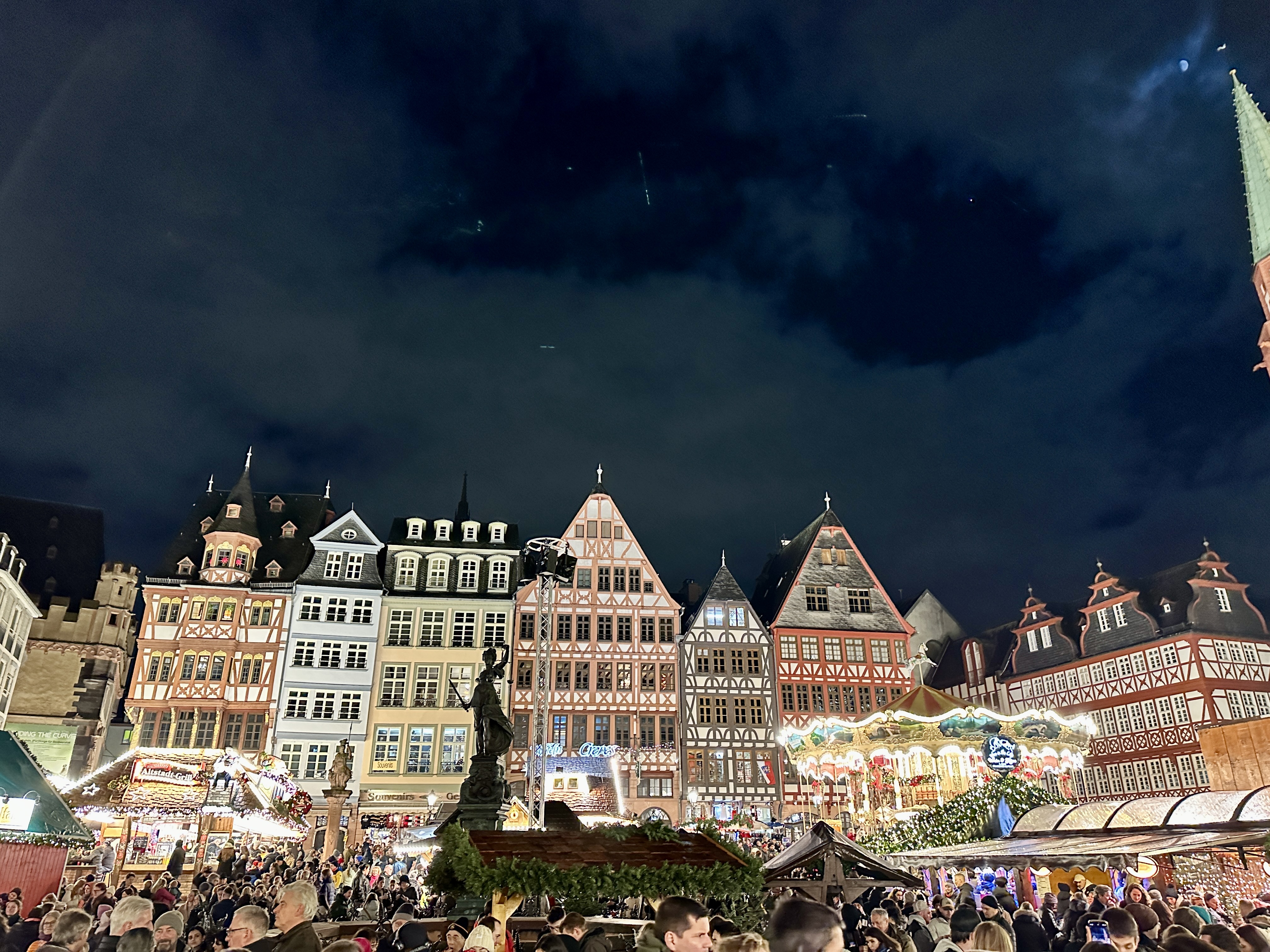 뢰머광장 크리스마스마켓 야경