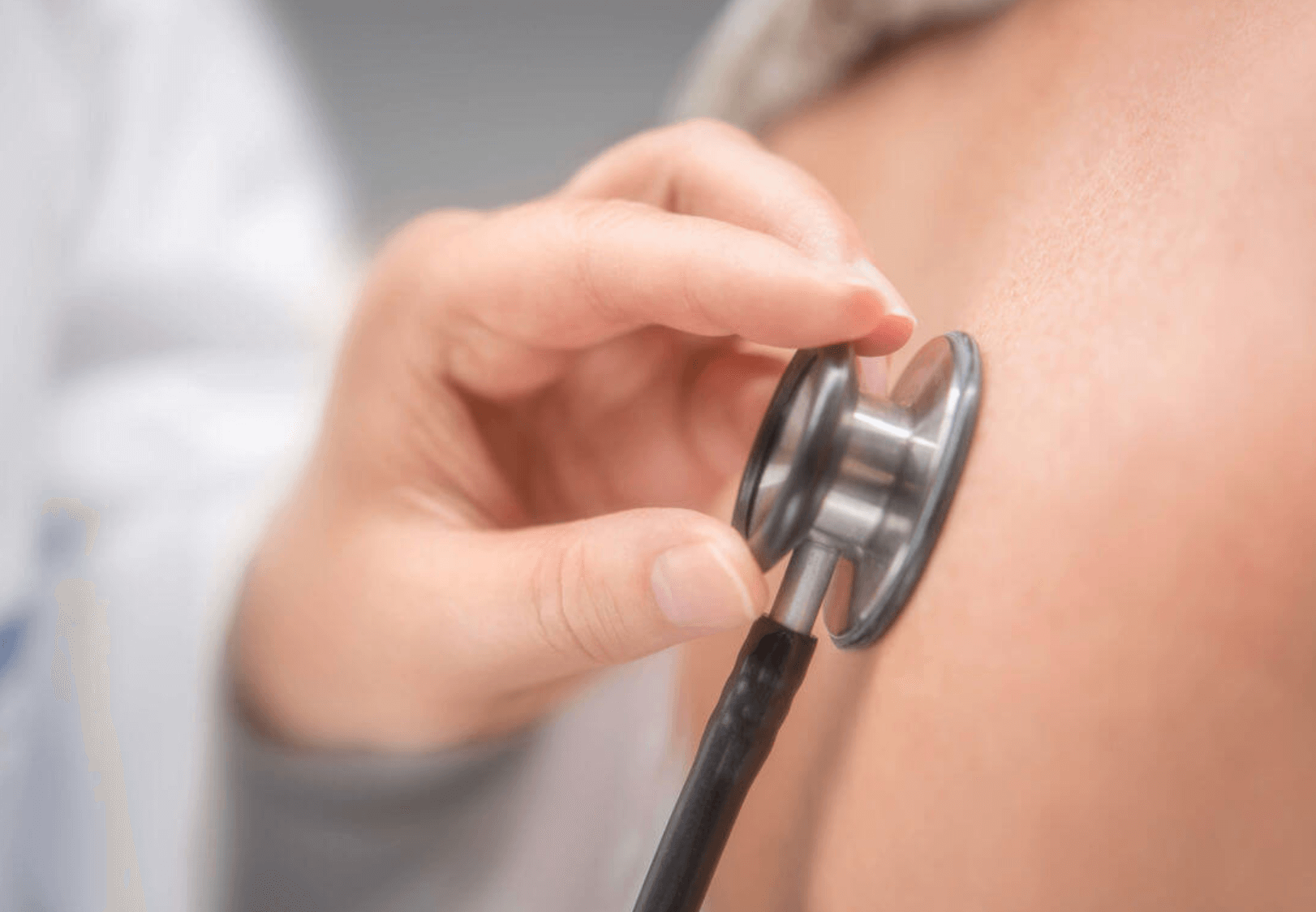 왼쪽 겨드랑이 아래 통증 신호