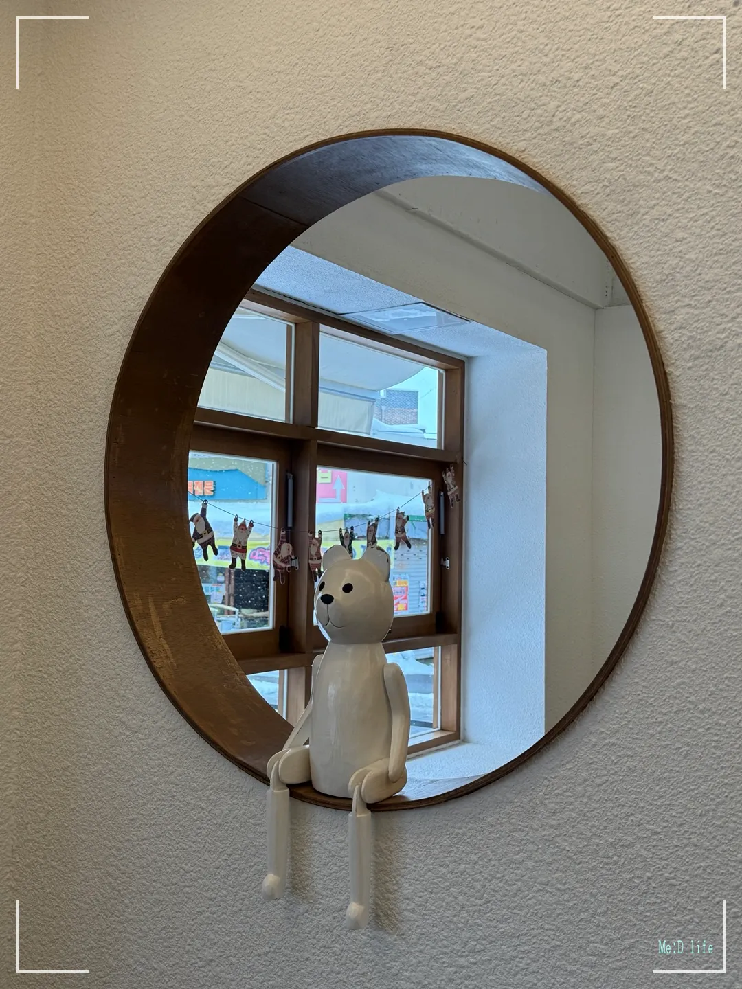 동네커피-서산-해미읍성-커피맛집-바닐라라떼-동네라떼-베이글-수제샌드위치-우드톤-화이트-인테리어-곰돌이